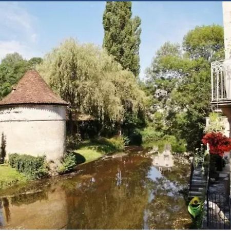 Chez Sarah - L'Escapade Bed & Breakfast Javerlhac-et-la-Chapelle-Saint-Robert Exterior foto