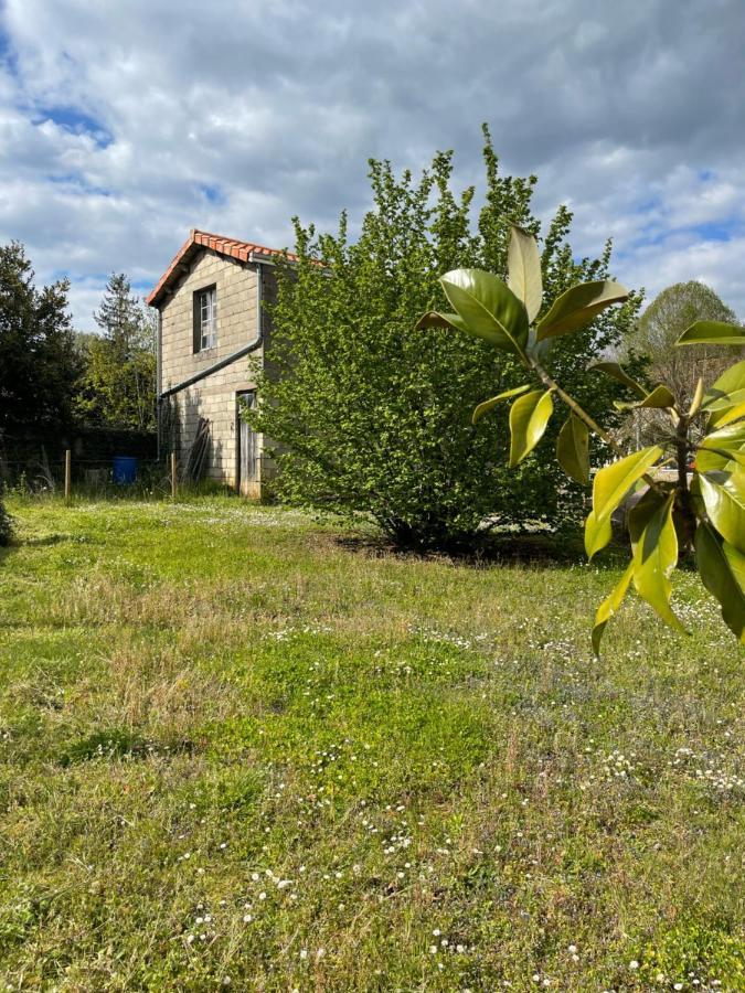 Chez Sarah - L'Escapade Bed & Breakfast Javerlhac-et-la-Chapelle-Saint-Robert Exterior foto