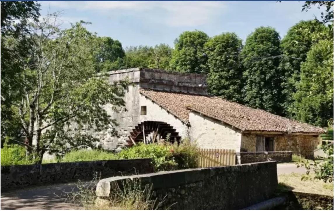 Chez Sarah - L'Escapade Bed & Breakfast Javerlhac-et-la-Chapelle-Saint-Robert Exterior foto