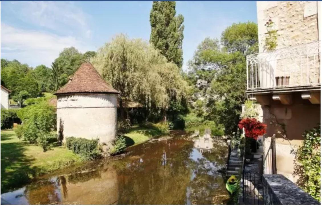 Chez Sarah - L'Escapade Bed & Breakfast Javerlhac-et-la-Chapelle-Saint-Robert Exterior foto